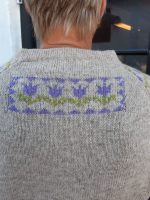 BLOMSTERTRØJEN - Strikkekit - Billede 2